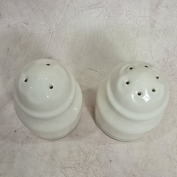 PFALTZGRAFF Cloverhill Bands Salt & Pepper Shaker Set -  3/6 Holes USA - Picture 2 of 5